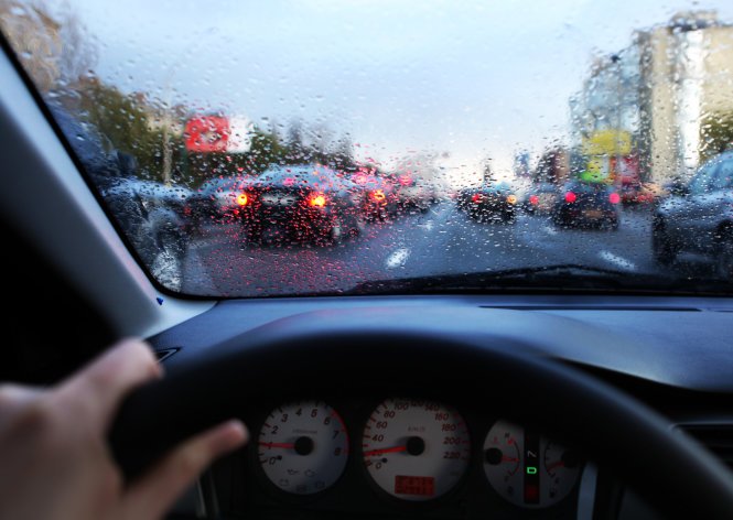 Bí quyết chăm sóc và bảo dưỡng xe ô tô trong mùa mưa
