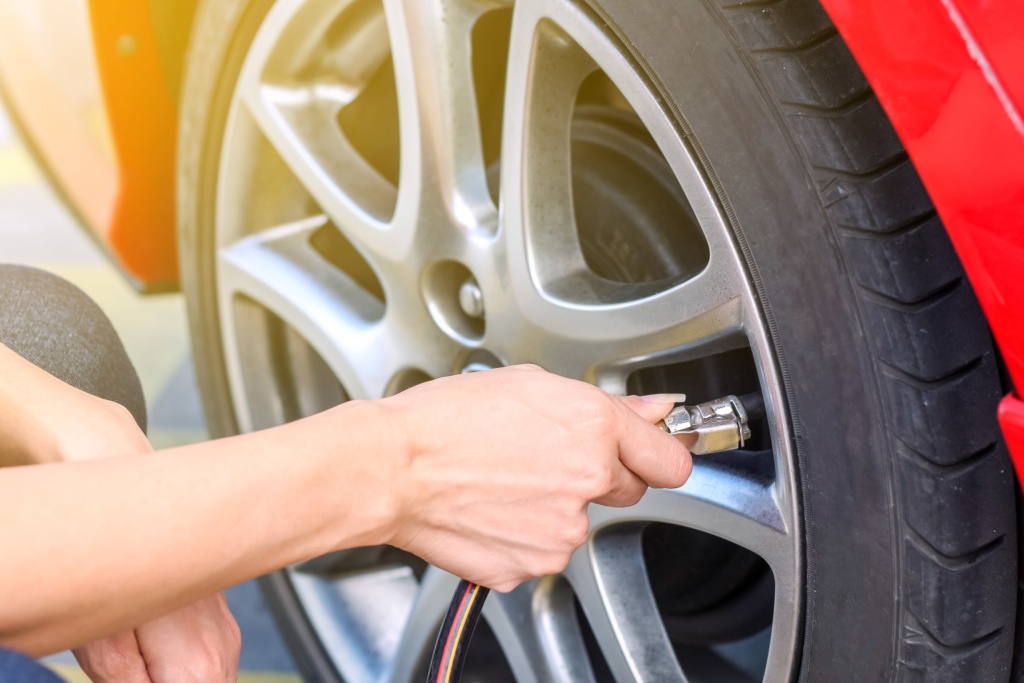 Cách kiểm tra lốp xe ô tô và áp suất lốp xe ô tô