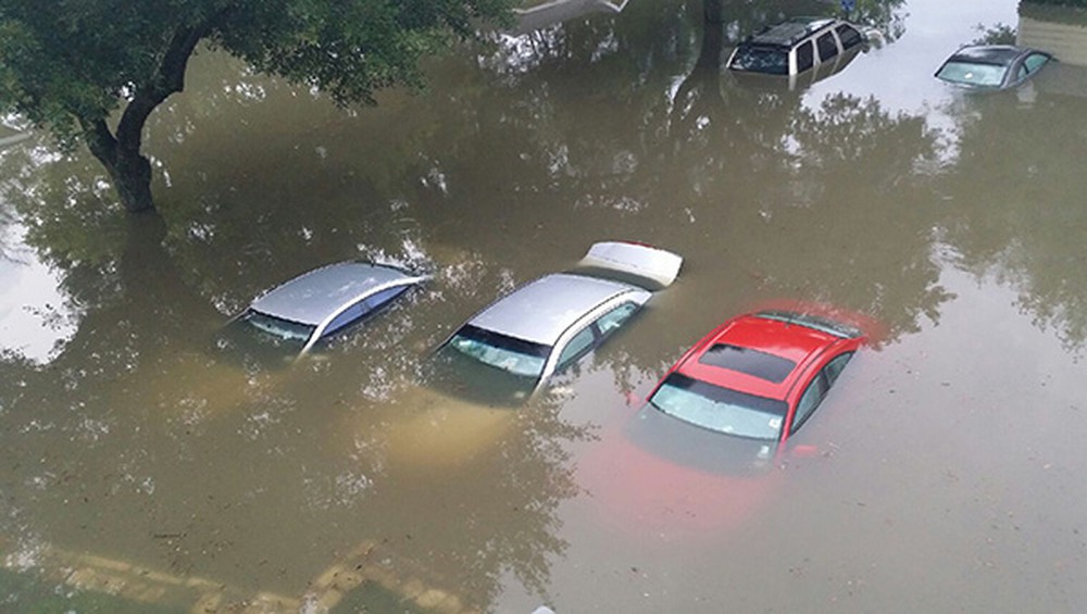 Cách nhận biết ô tô bị ngập nước, thủy kích