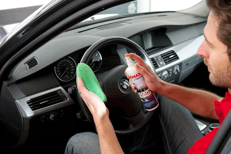 Hướng dẫn cách vệ sinh vô lăng xe ô tô đơn giản