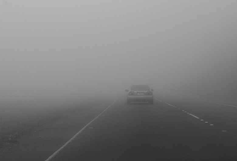 Kinh nghiệm lái xe đường sương mù cho tài mới