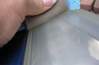Cách vệ sinh đèn pha ô tô sạch bóng