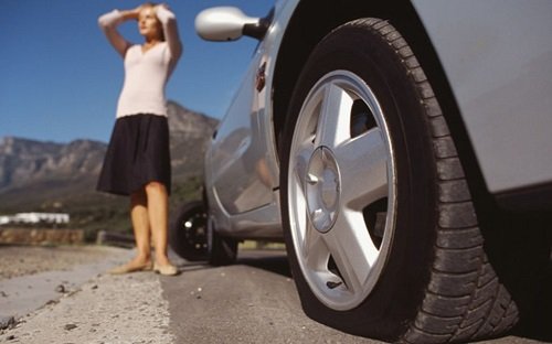 Có nên bơm lốp xe ô tô bằng khí nitơ?